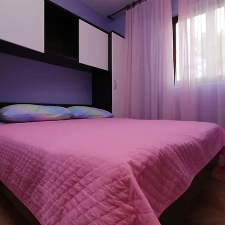 Апартаменты Red Hill